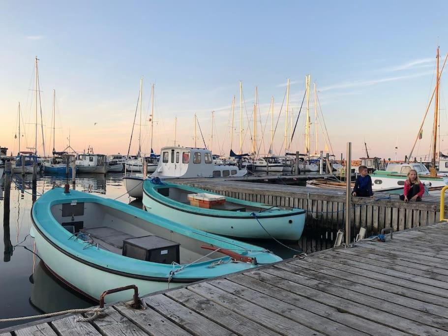 Skont Fiskerhus. Taet Pa By, Havn Og Havet Villa Marstal Eksteriør billede